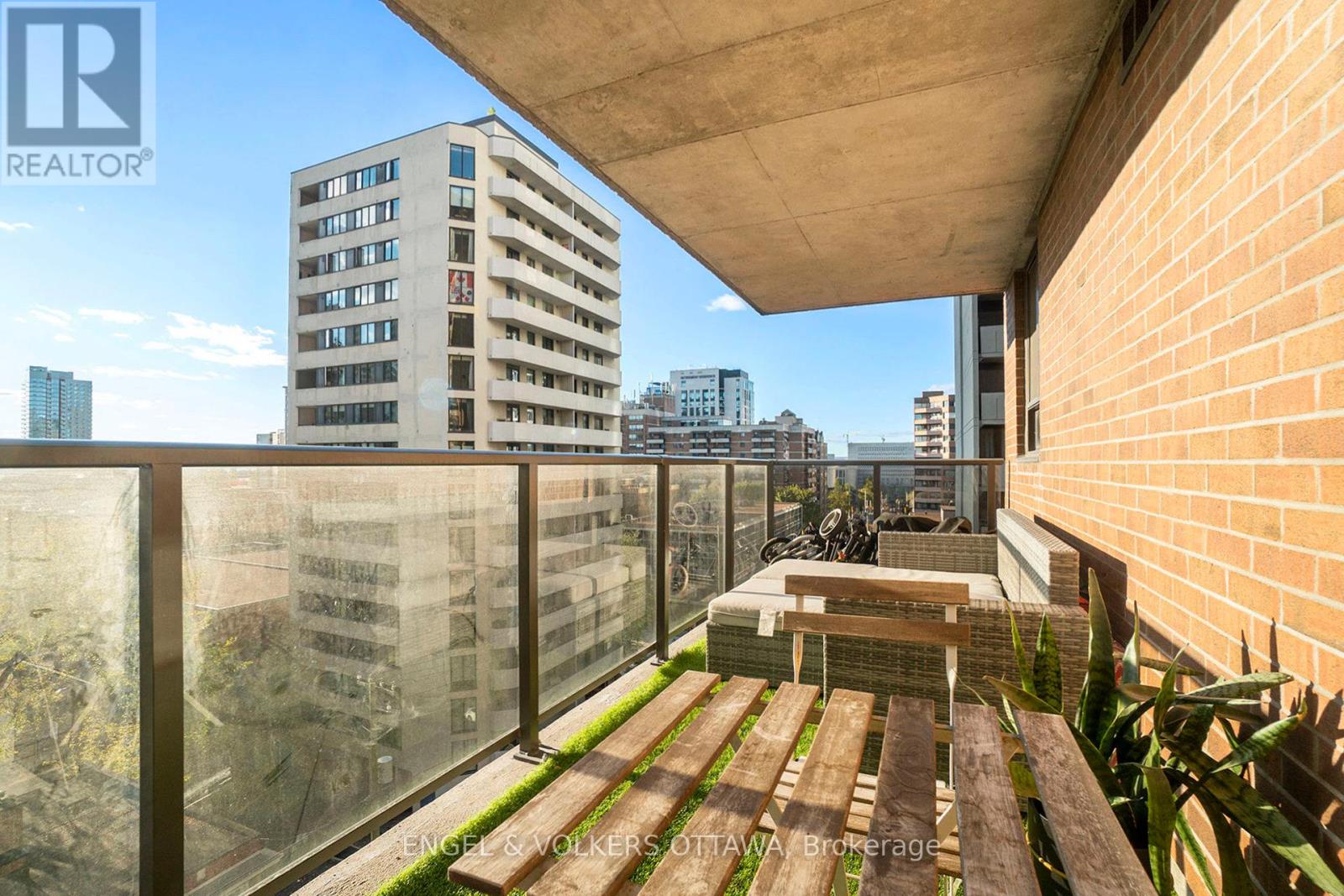 2 Bed, 1 Bath Apartment for Sale in Ottawa – 907 – 475 LAURIER AVENUE W, Ottawa – MLS# X13644372 - Image 20