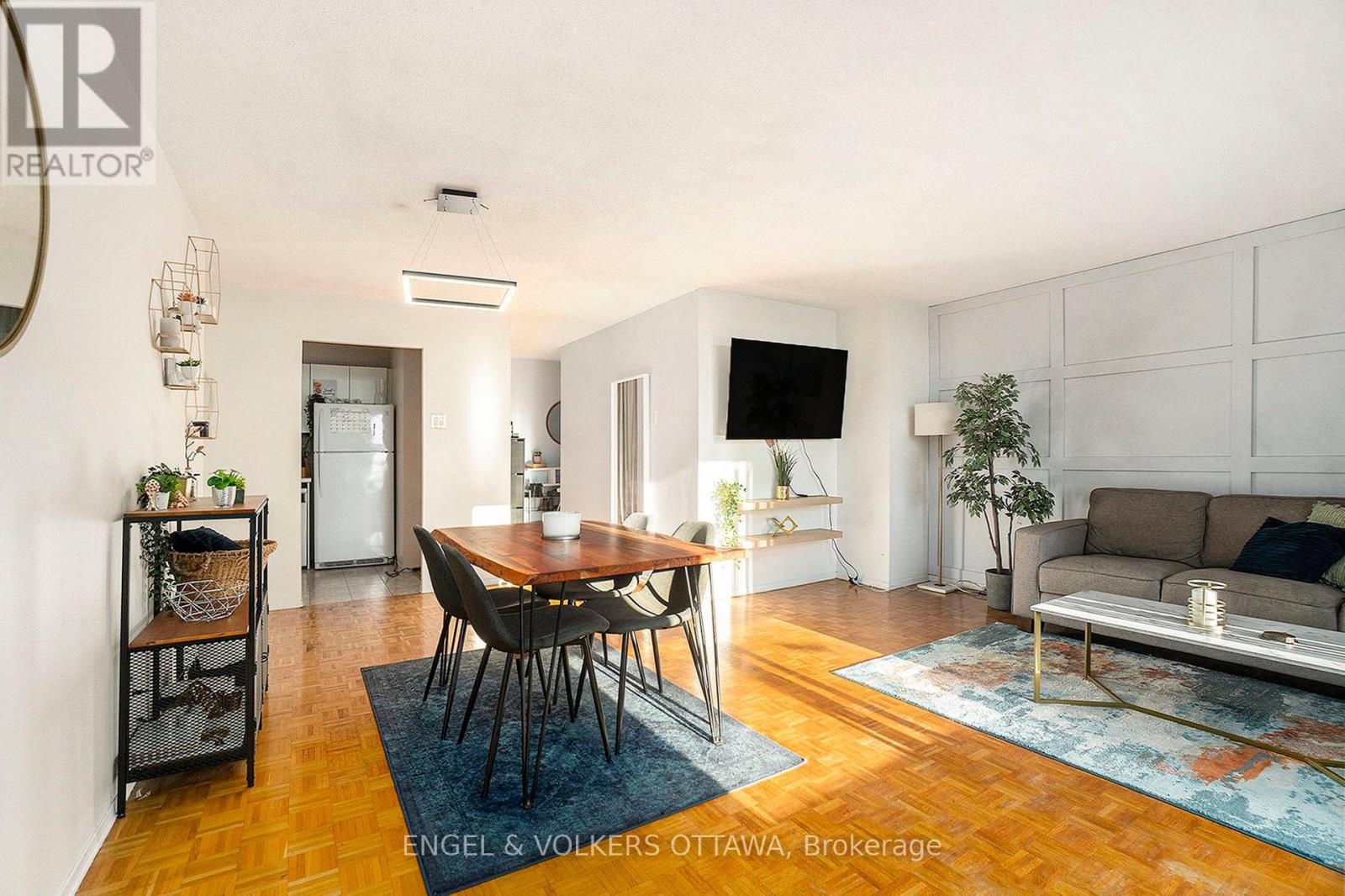 #907 475 LAURIER AVENUE W - 5