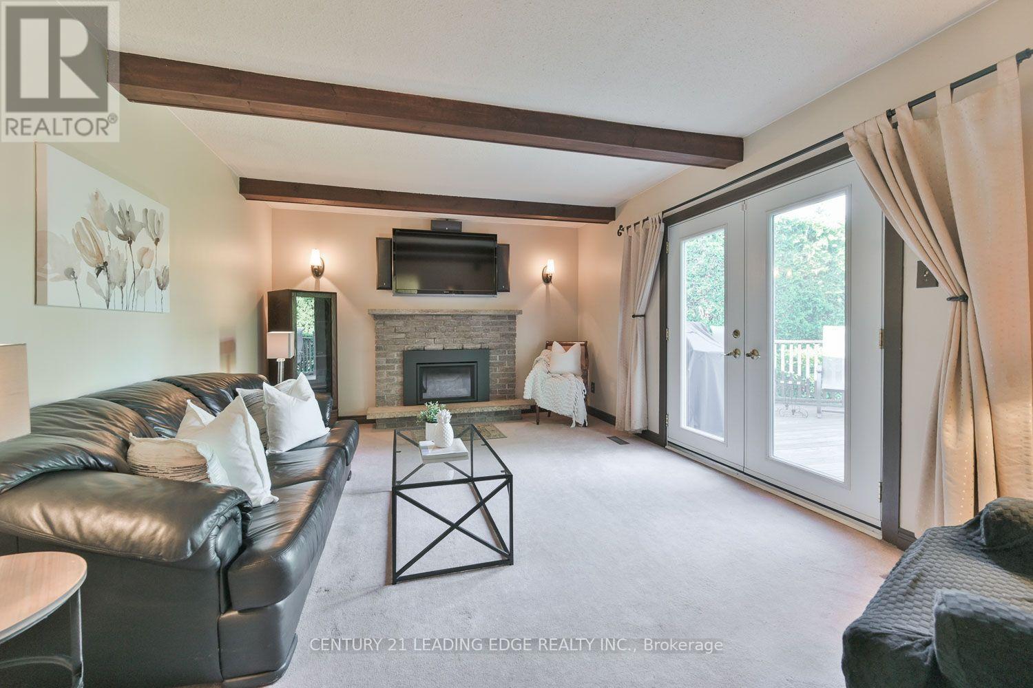 15 SIR GAWAINE PLACE - 16