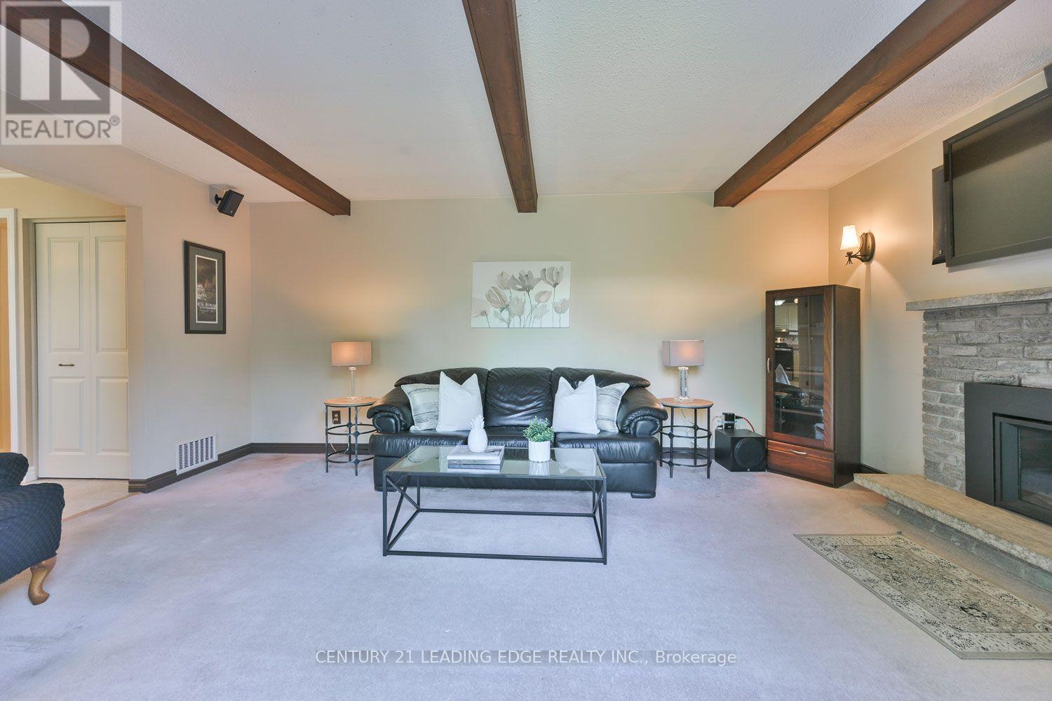 15 SIR GAWAINE PLACE - 18