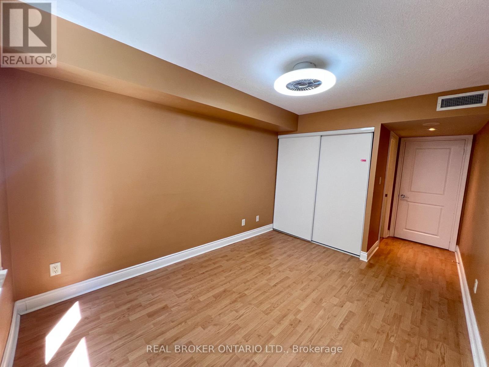 #310 88 TIMES AVENUE - Image 9