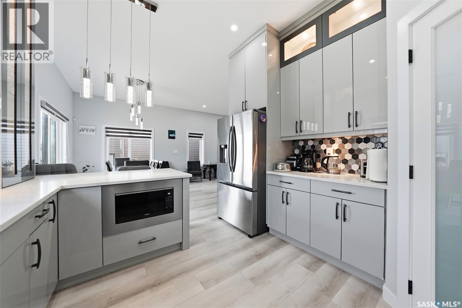 411 Schmeiser BEND - 15