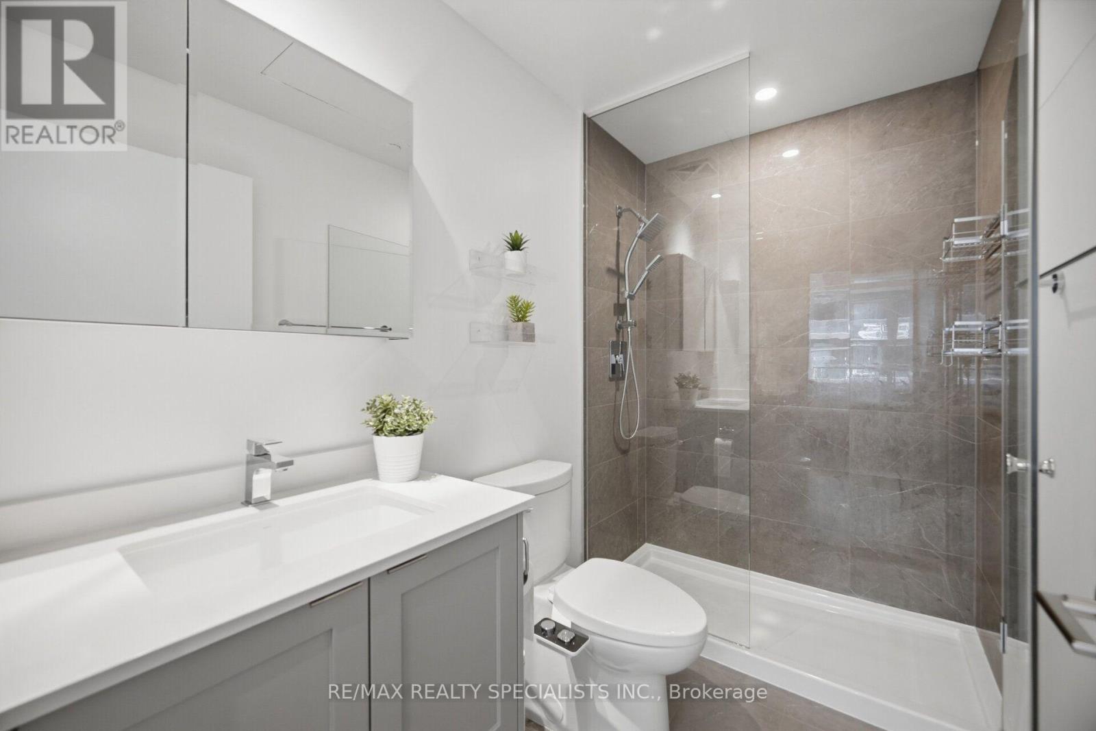#2711 1926 LAKE SHORE BOULEVARD - Image 32