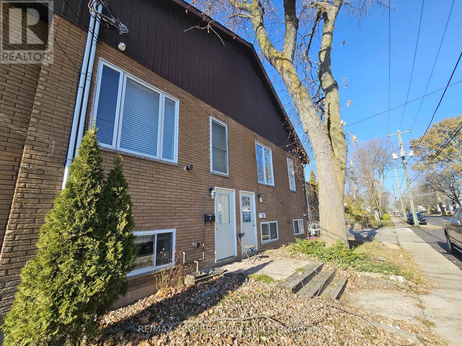 20 ERIE STREET - 5
