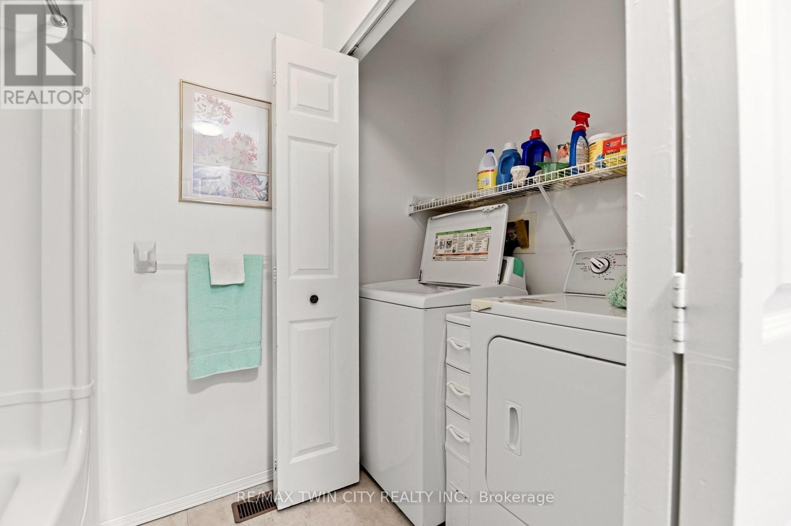 1030 COLBORNE STREET E - 10