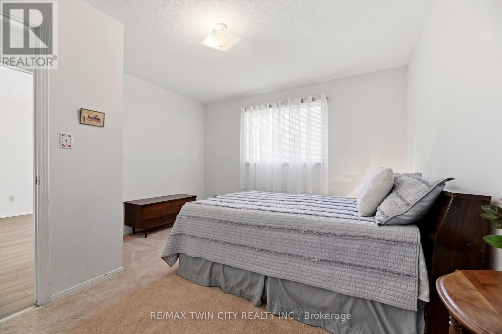 1030 COLBORNE STREET E - 13
