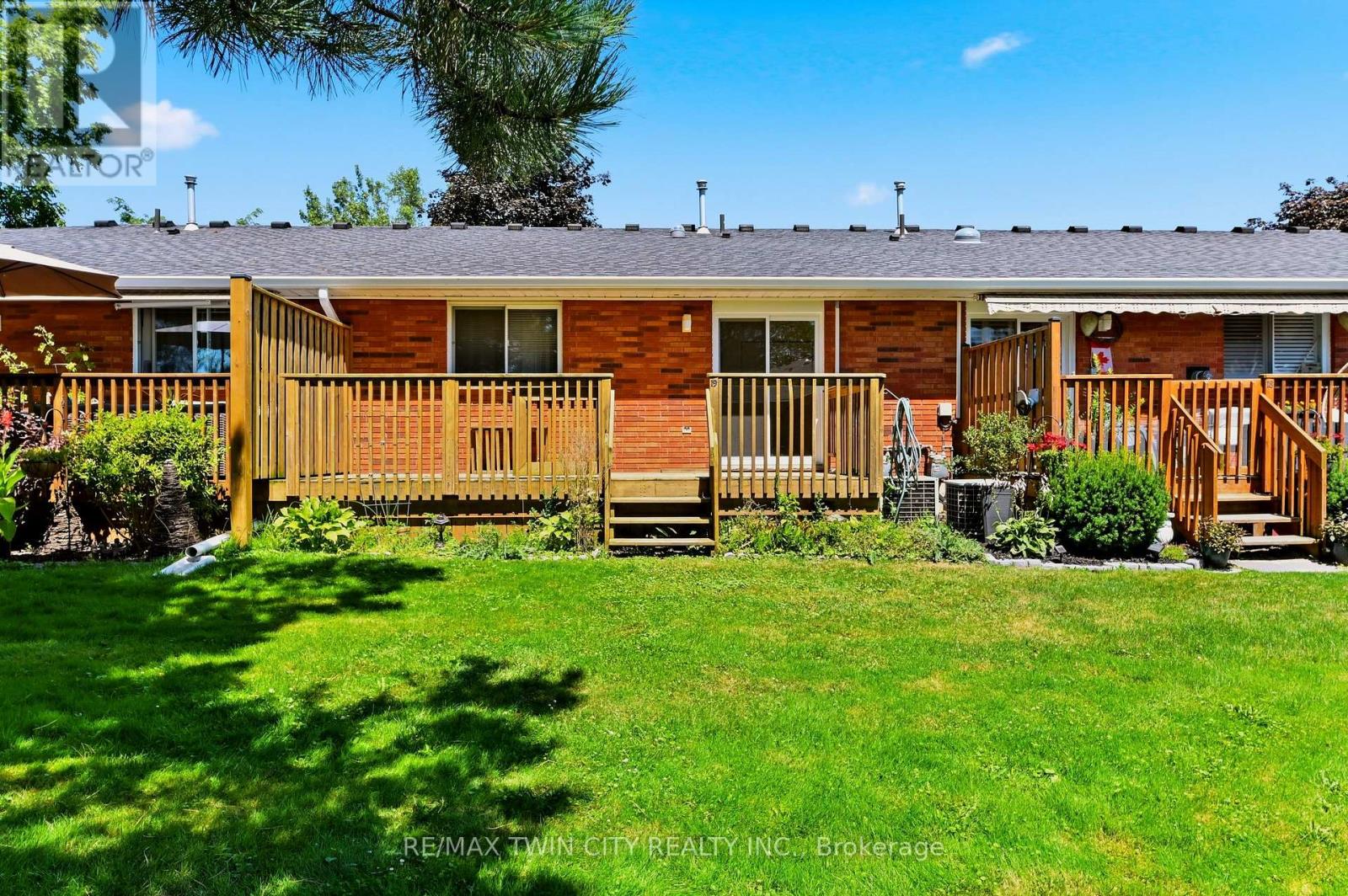 1030 COLBORNE STREET E - 20