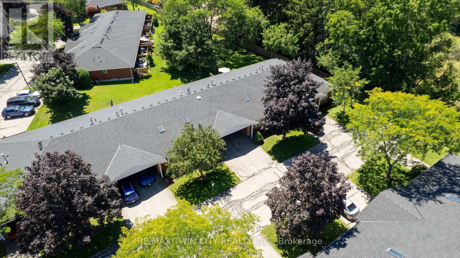 1030 COLBORNE STREET E - 22