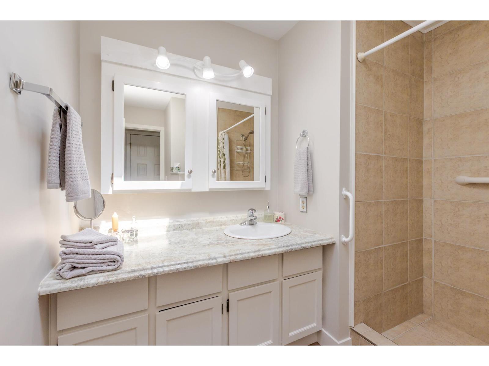 2 Bed, 1 Bath Apartment for Sale in Langley – 230 27111 0 AVENUE, Langley – MLS# R3152332 - Image 43