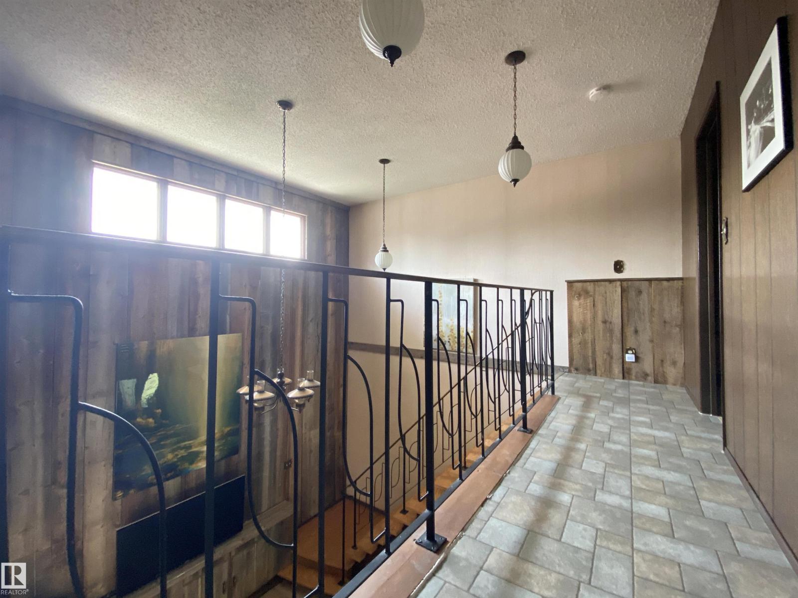12137 50 ST NW - Image 19