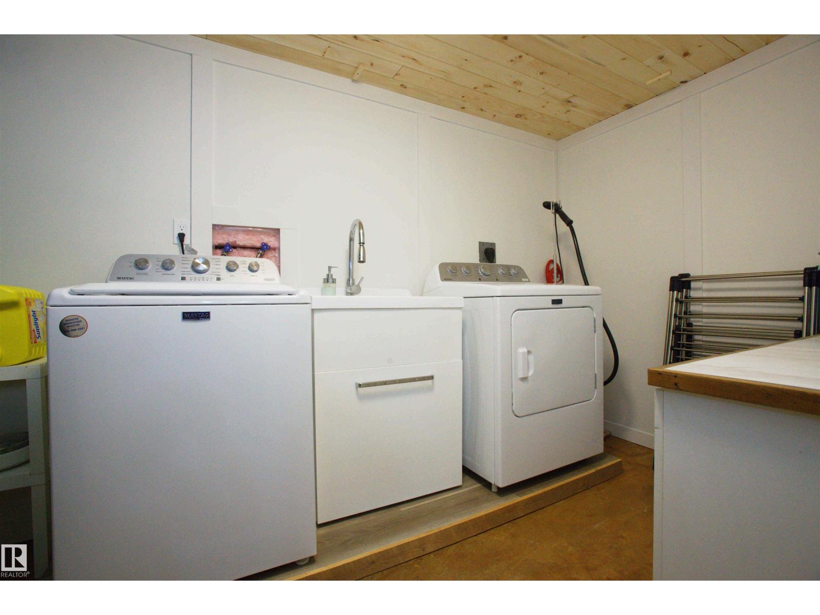 12137 50 ST NW - Image 29