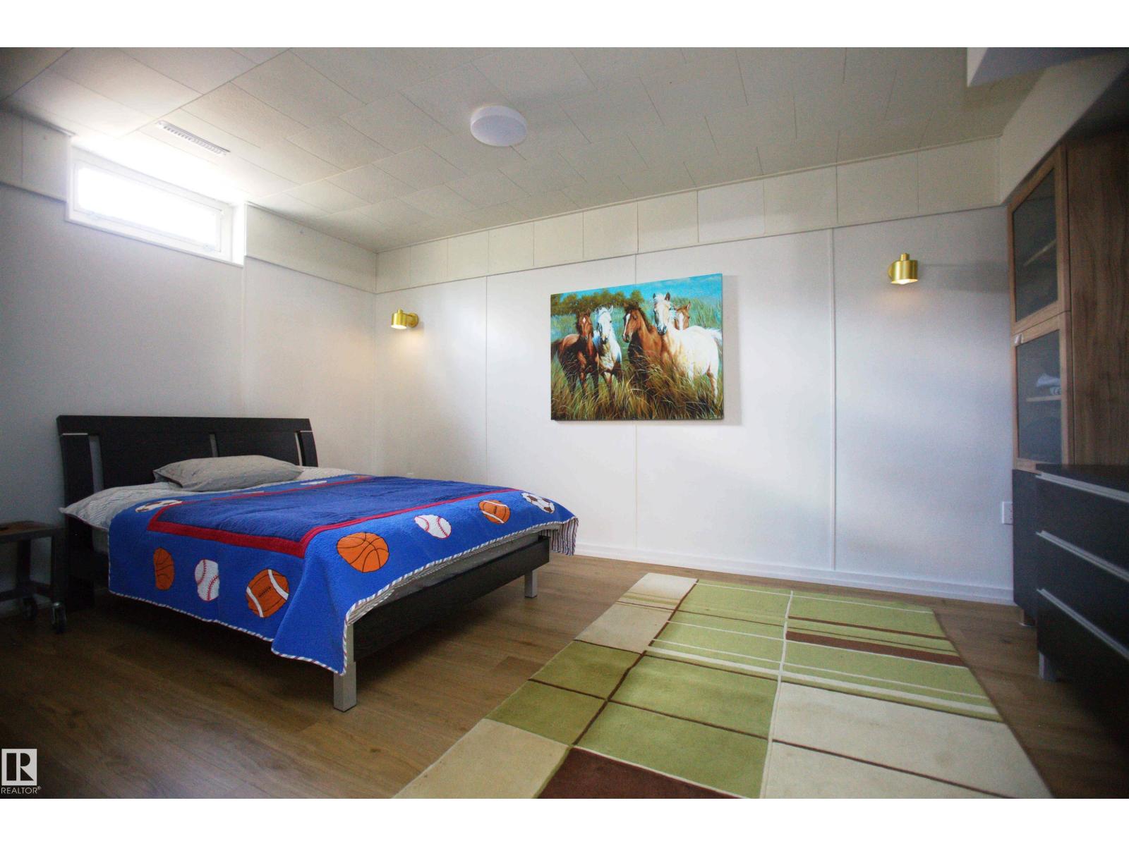 12137 50 ST NW - 27