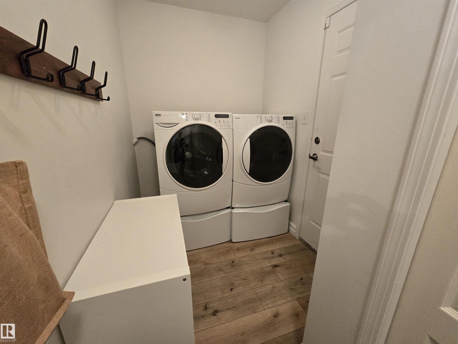 723 WELLS WD NW - 27