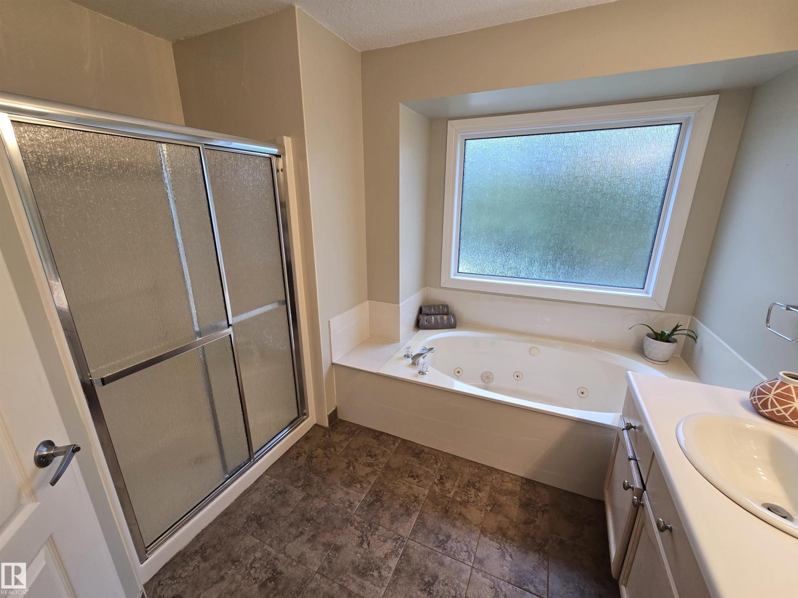 723 WELLS WD NW - Image 40