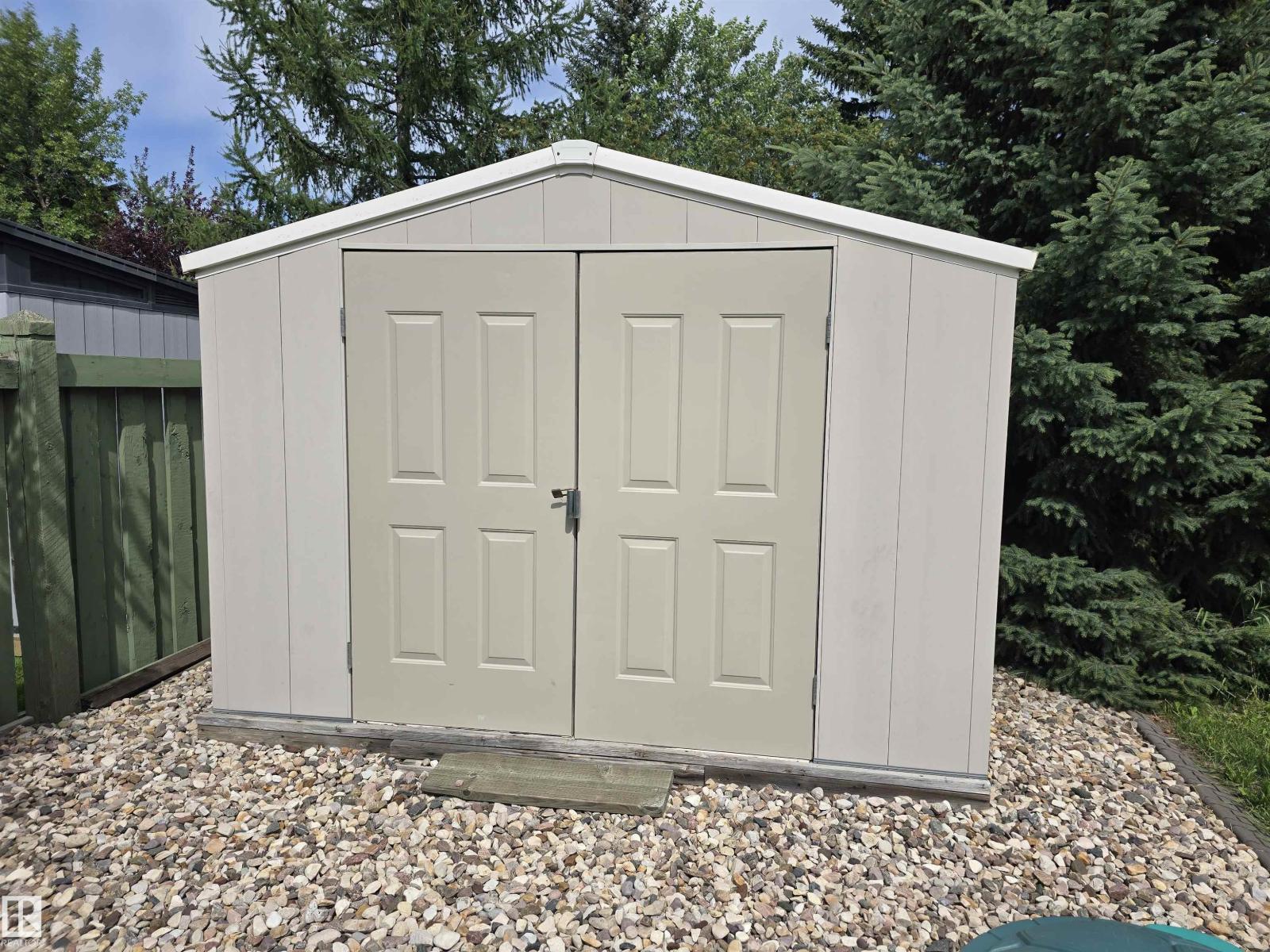 723 WELLS WD NW - 46