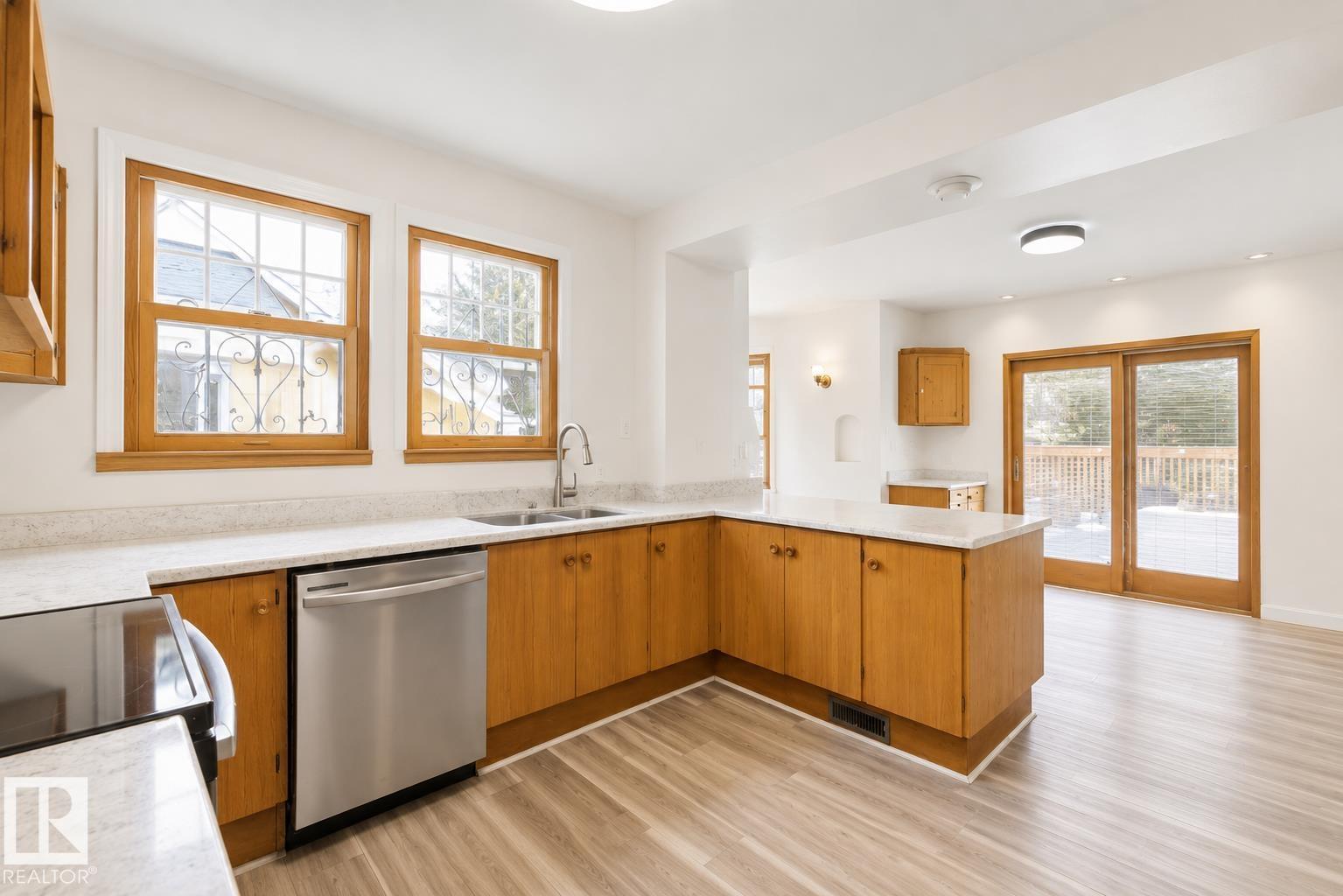 10438 133 Street NW - 12
