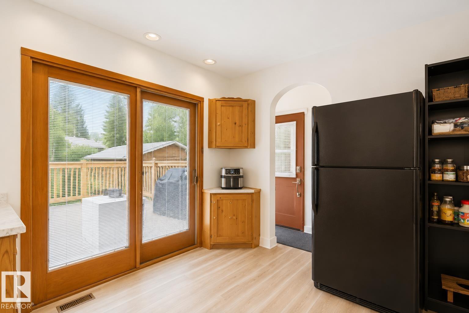 10438 133 Street NW - Image 19