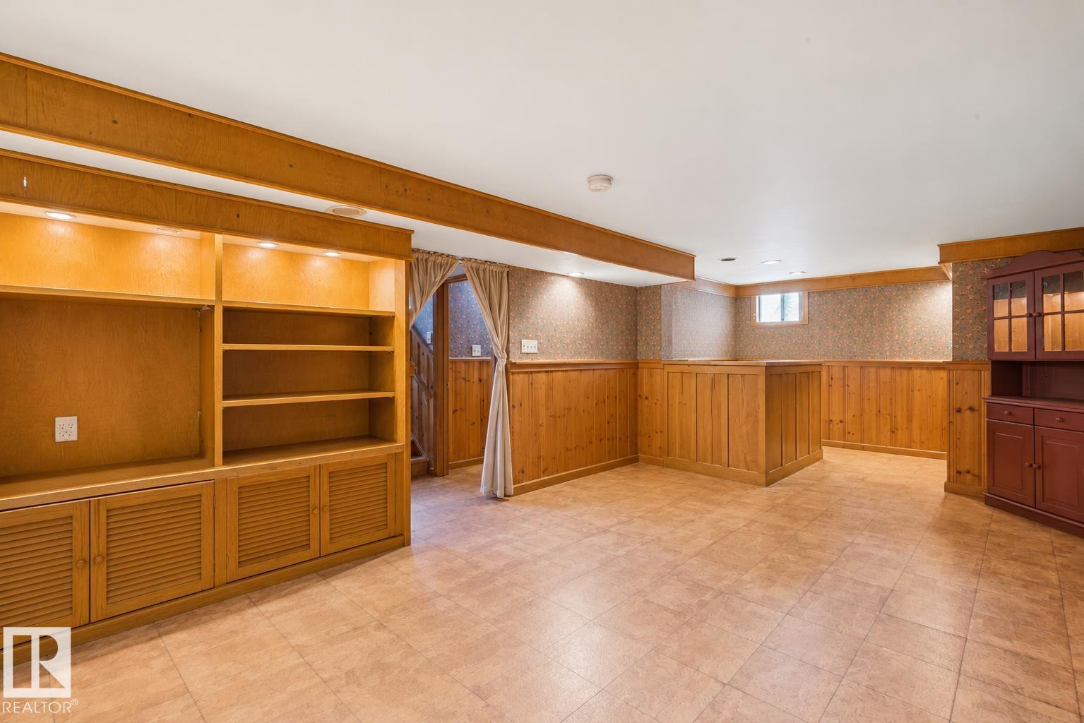 10438 133 Street NW - 28