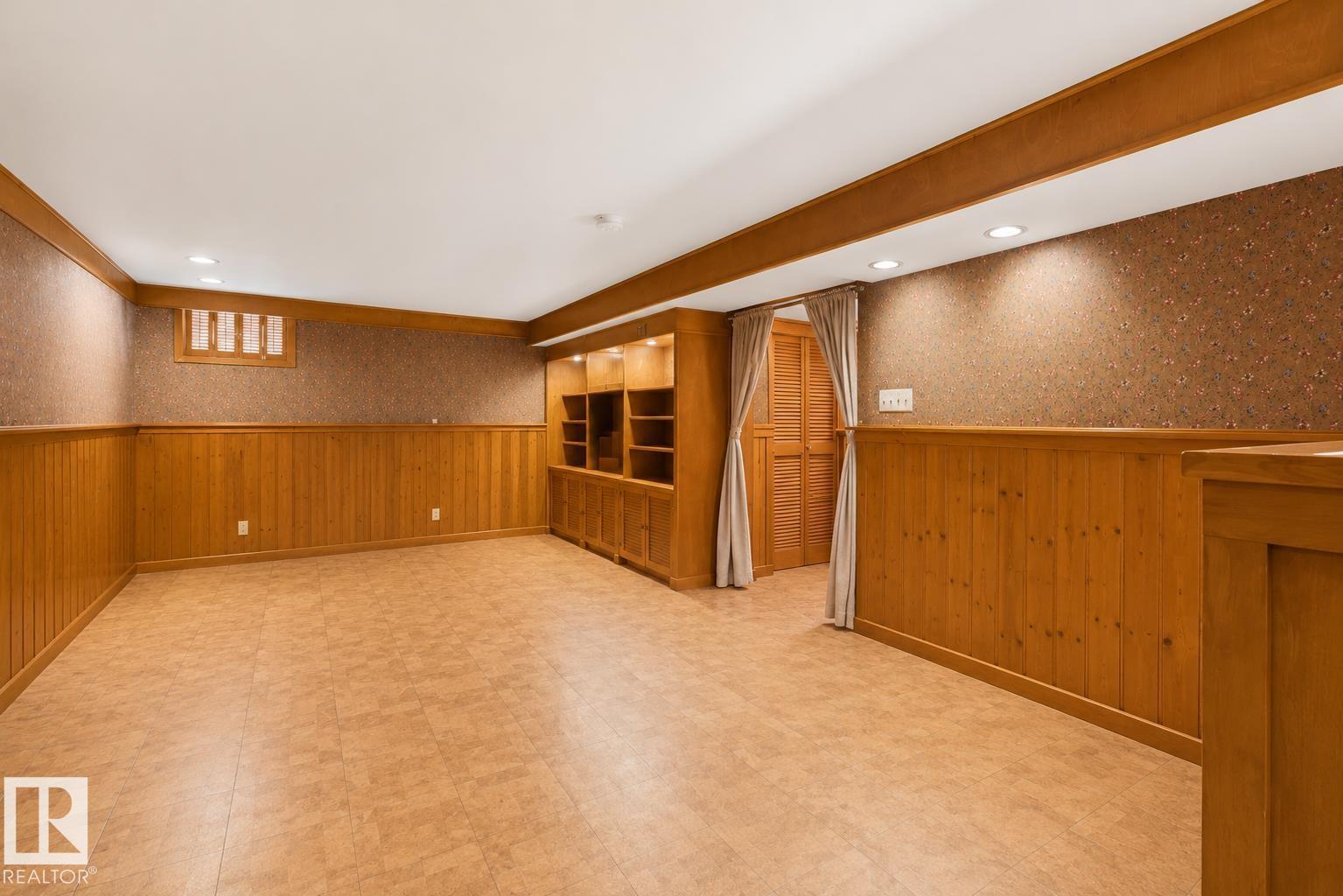 10438 133 Street NW - 30
