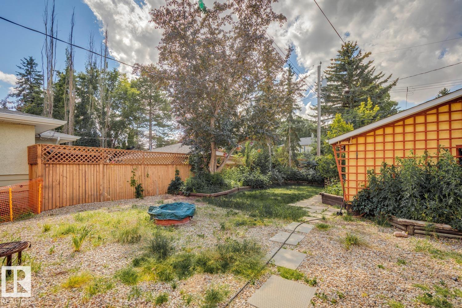 10438 133 Street NW - 34