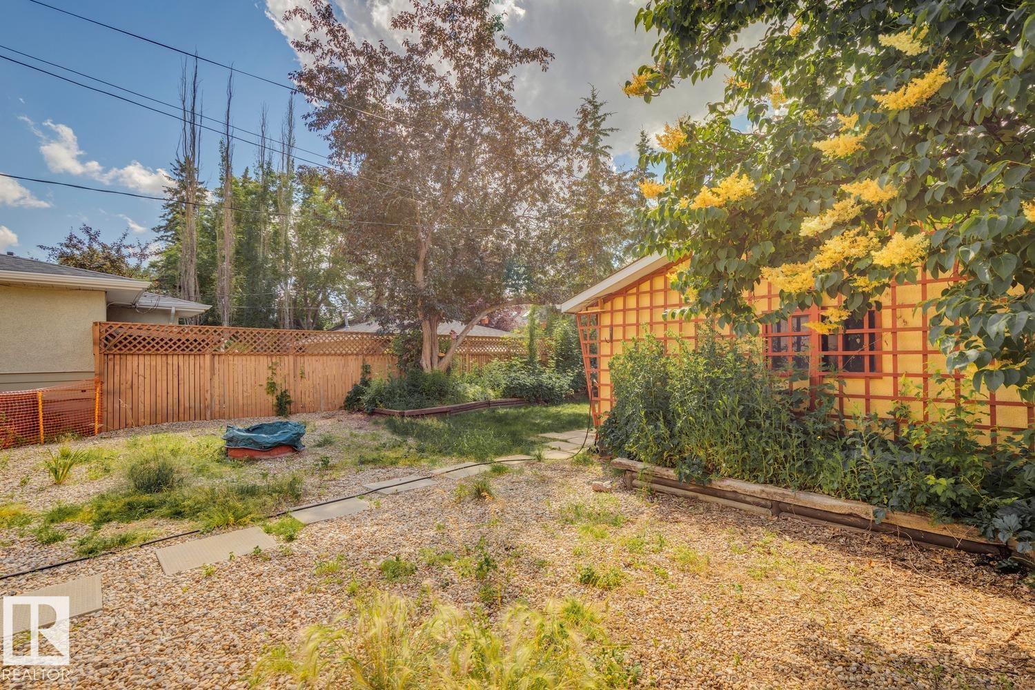 10438 133 Street NW - Image 36