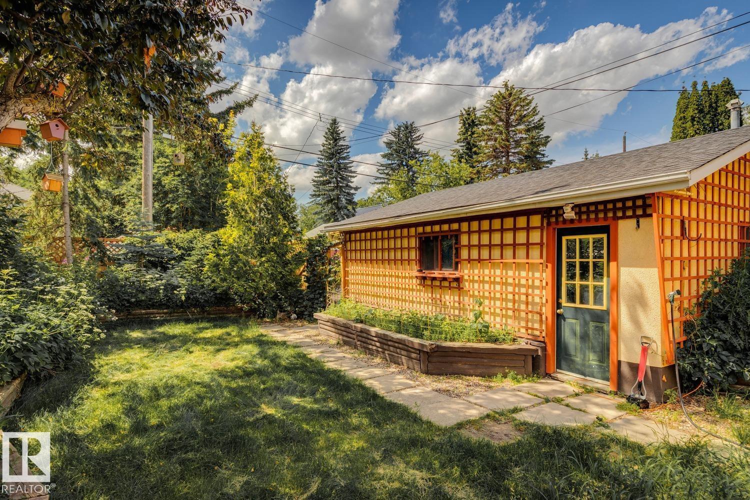 10438 133 Street NW - Image 38