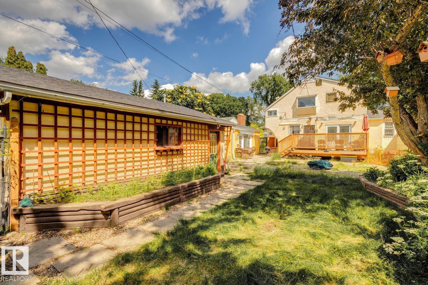 10438 133 Street NW - 39