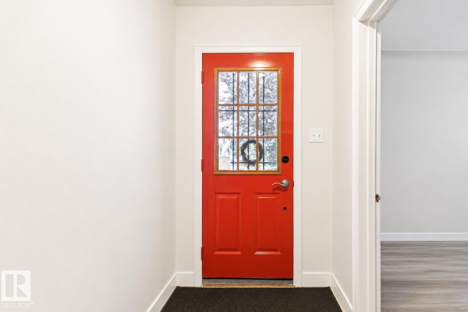 10438 133 Street NW - 7