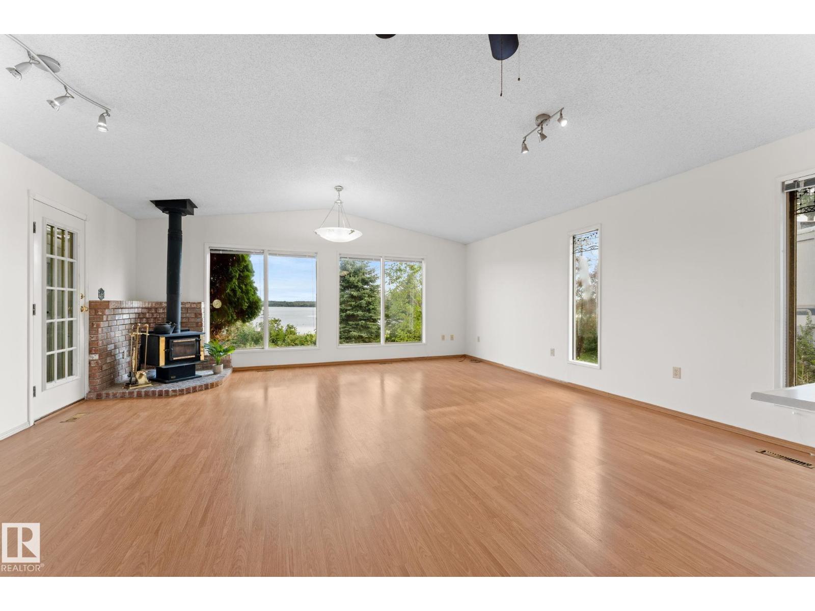 #274 52343 RGE ROAD 211 - Image 11