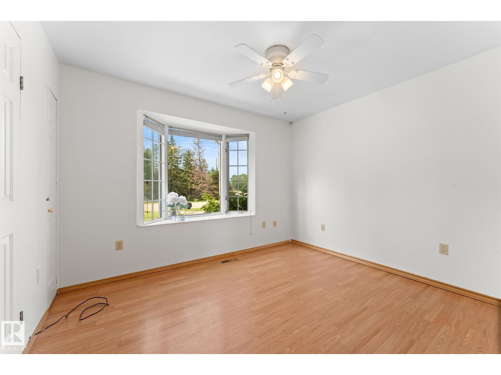 #274 52343 RGE ROAD 211 - 24