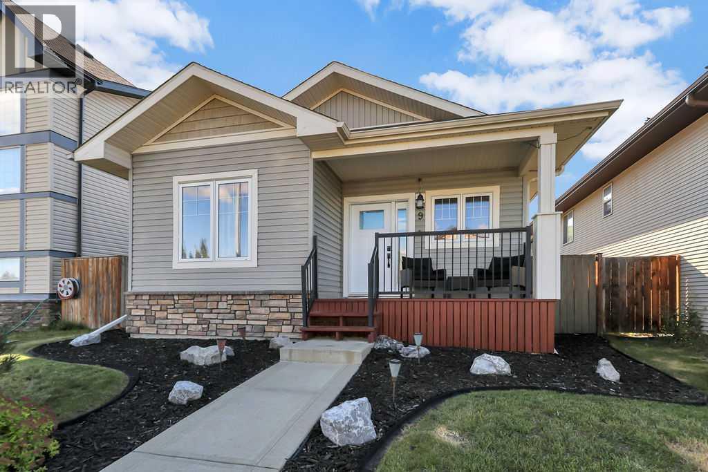 9 Valley Crescent - 2