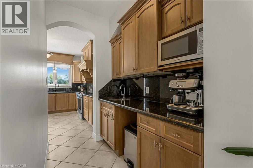 351 HIGHLAND Road W - 9
