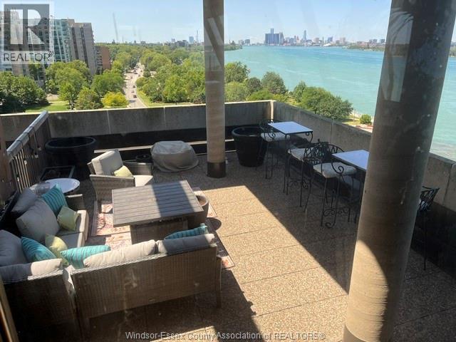 #902 5125 RIVERSIDE DRIVE East - 16