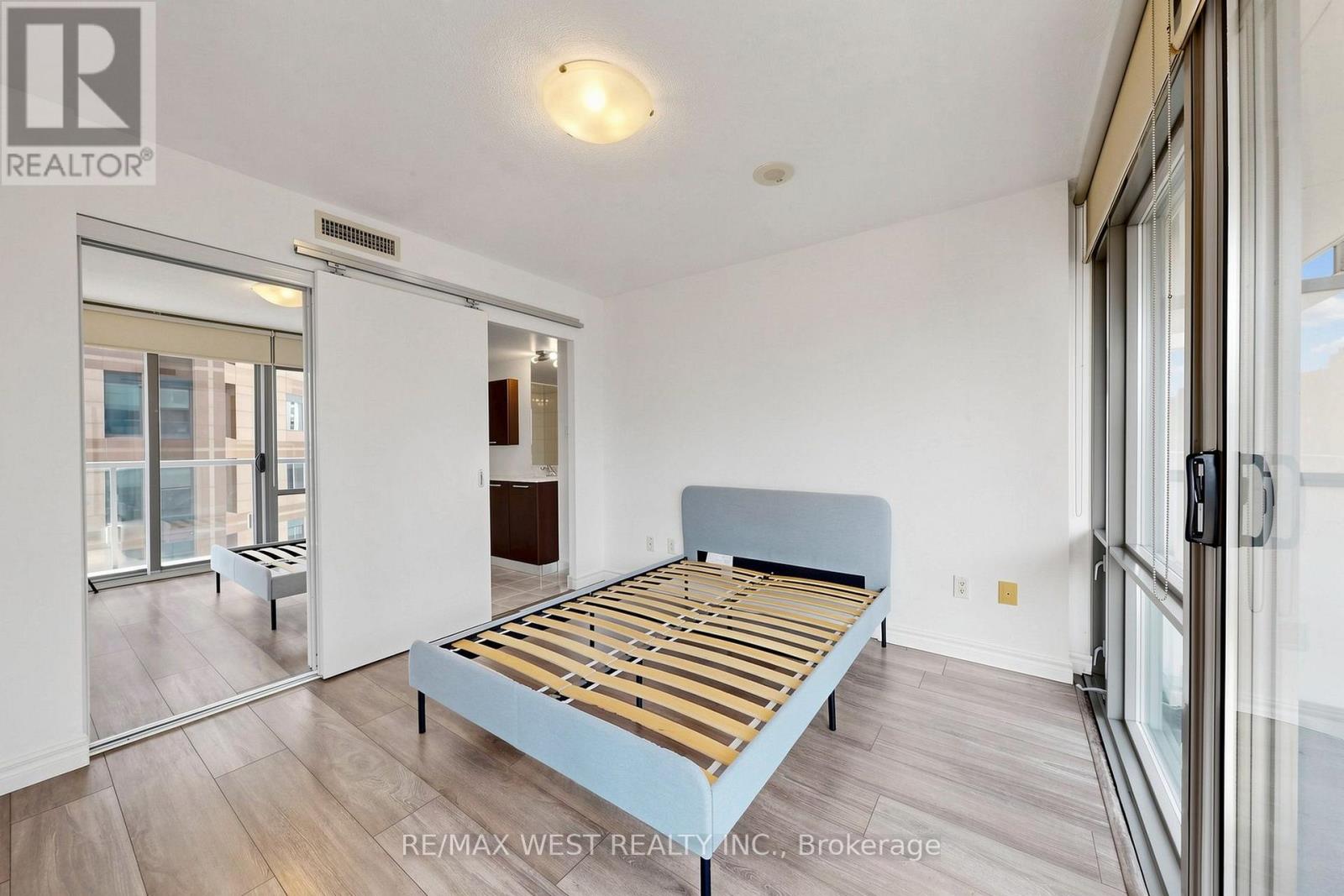 #1203 38 GRENVILLE STREET - 12