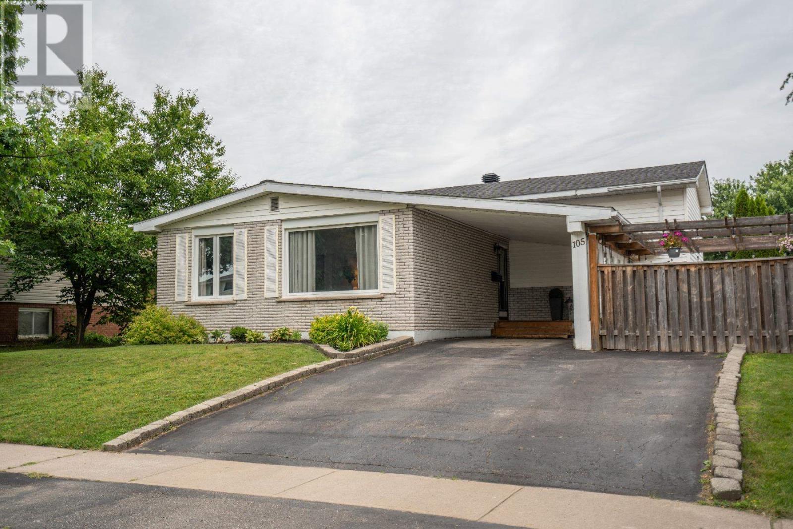 105 Laronde AVE - 1
