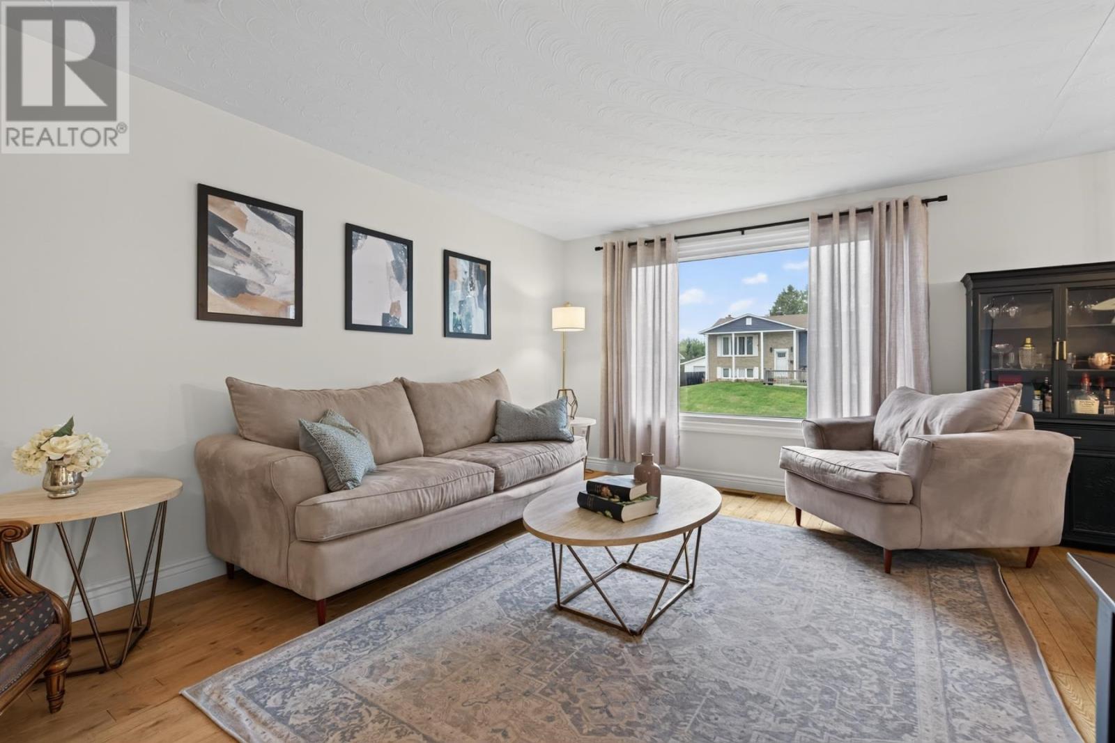 105 Laronde AVE - Image 10