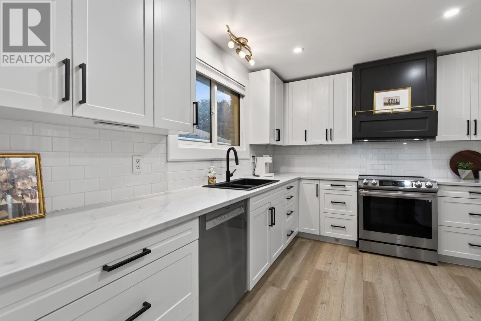 105 Laronde AVE - Image 15