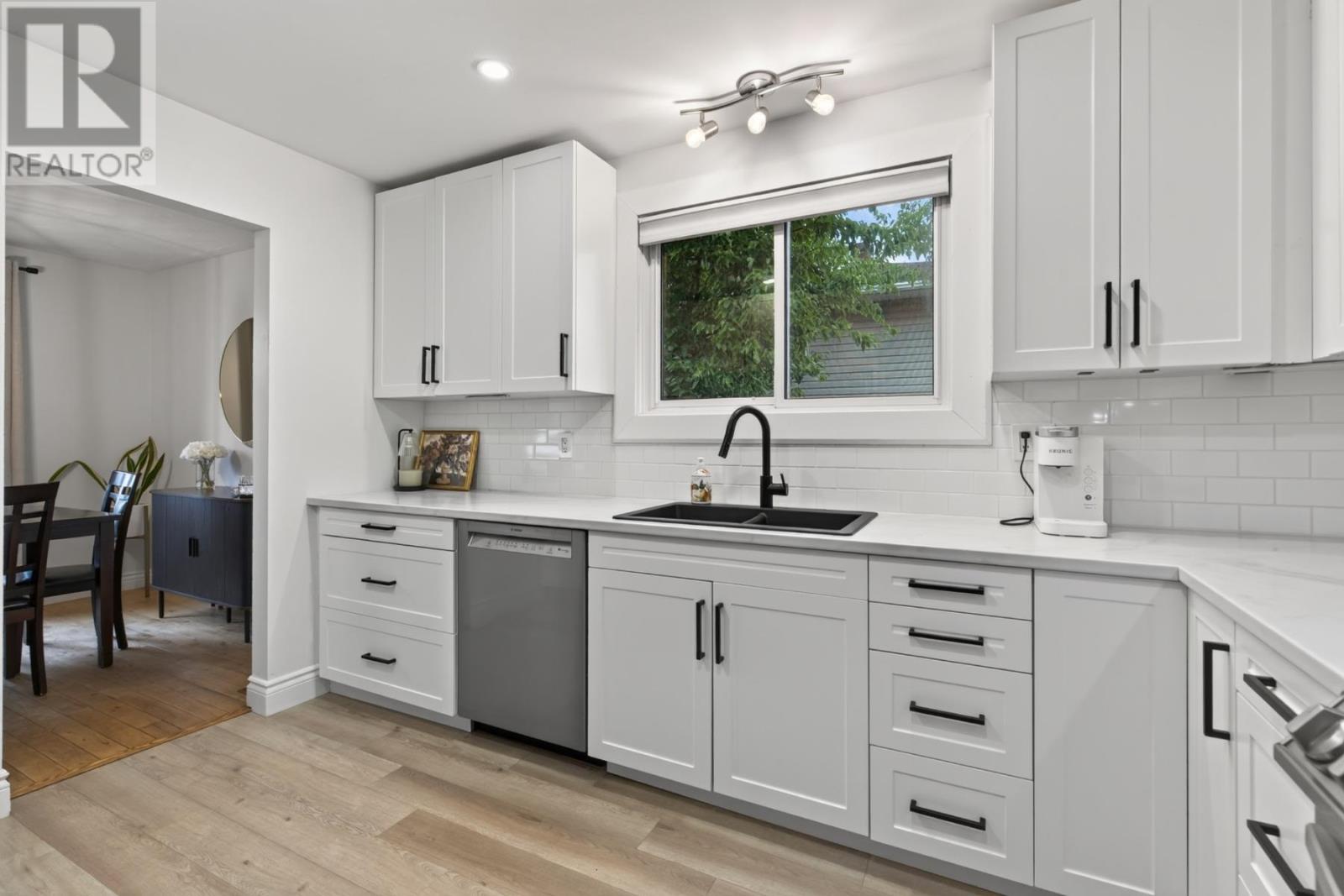 105 Laronde AVE - Image 17