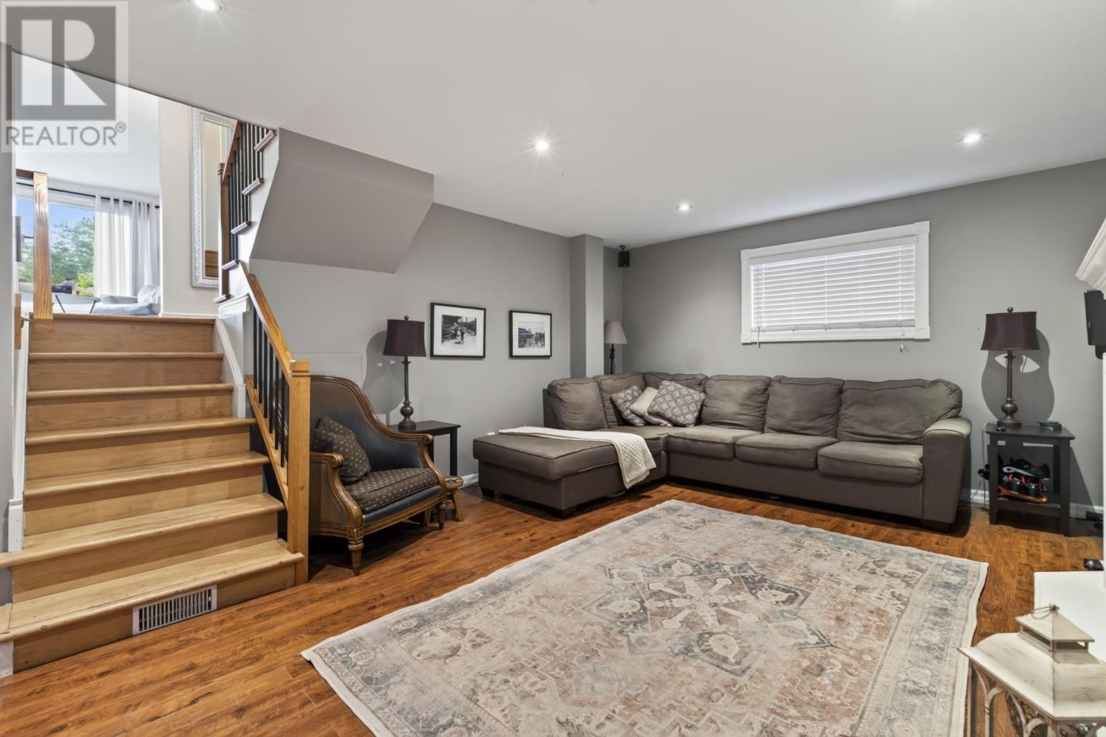 105 Laronde AVE - Image 29