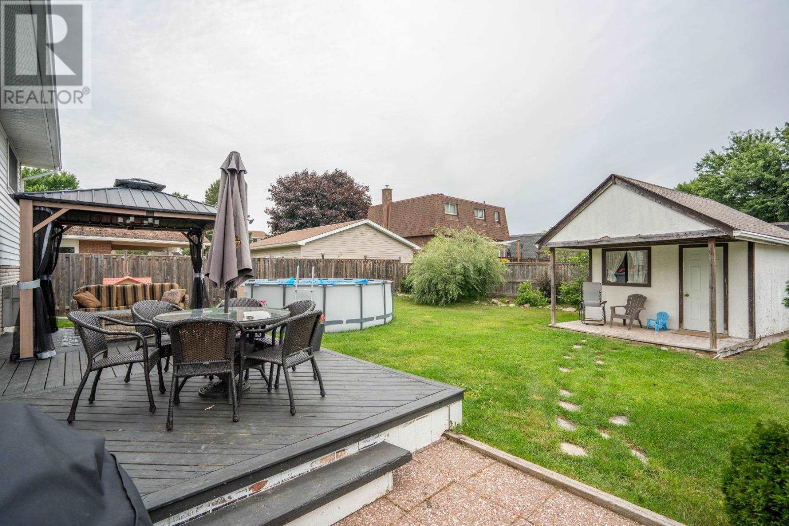 105 Laronde AVE - 34