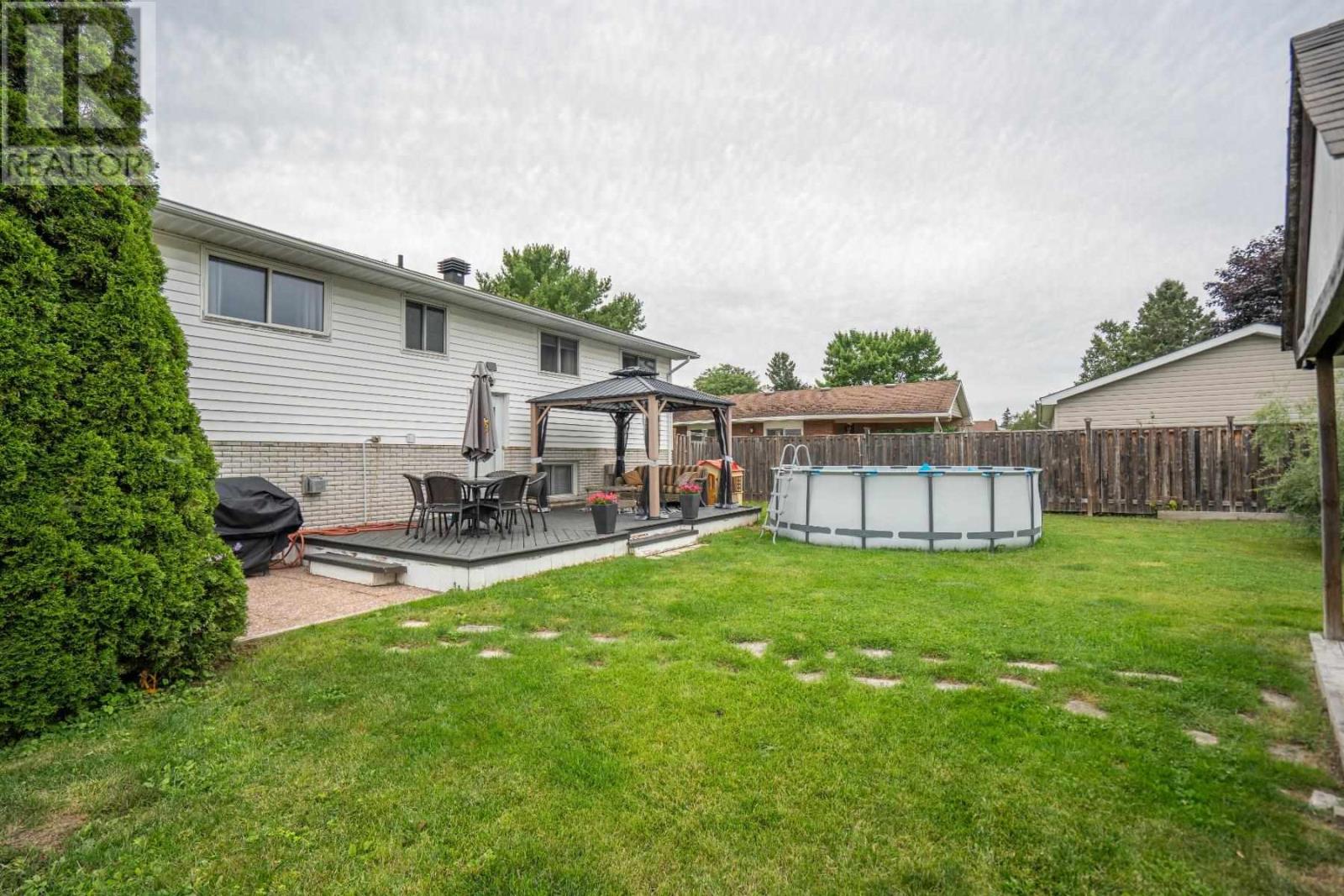 105 Laronde AVE - 35