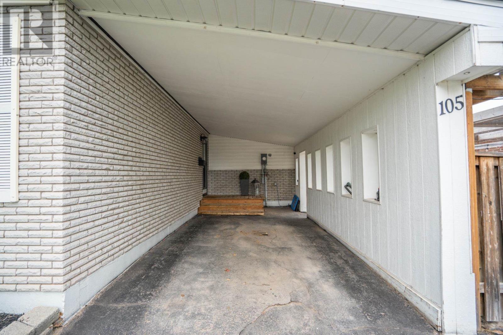 105 Laronde AVE - 41
