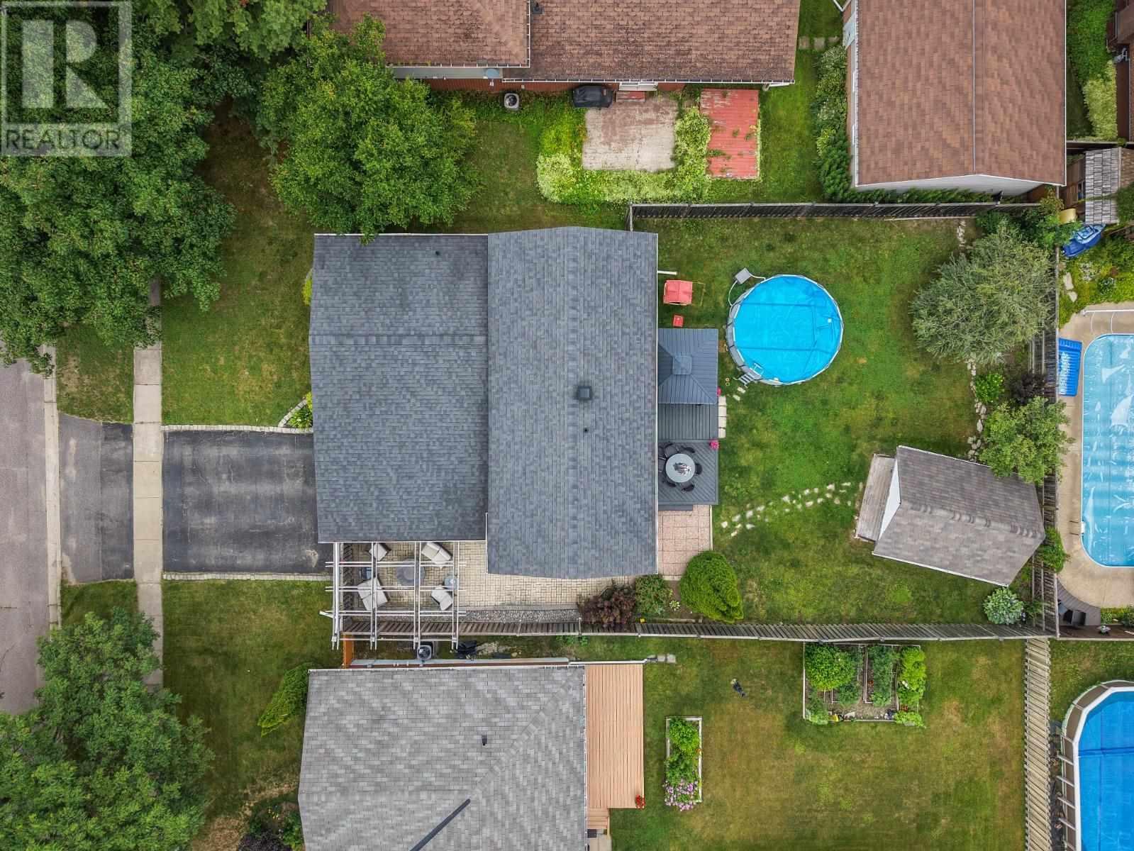 105 Laronde AVE - 6