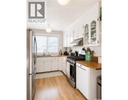 Primary Bedroom - 386 4th Street E, Shaunavon, SK S0N2M0 Photo 9