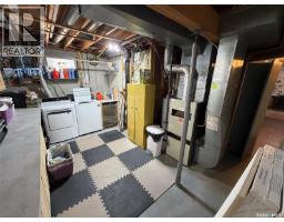 386 4th Street E, Shaunavon, SK S0N2M0 Photo 37