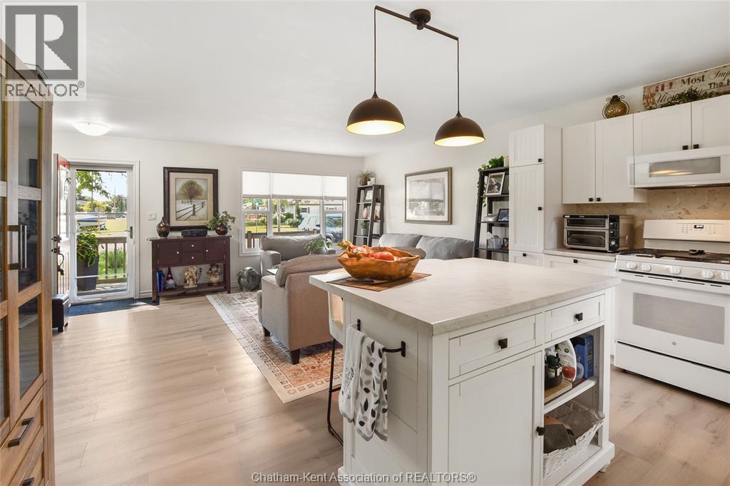 8585 James STREET - 10