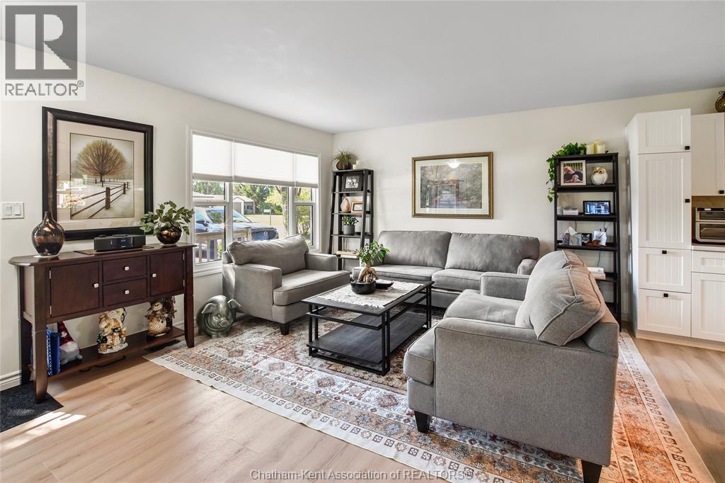 8585 James STREET - 7
