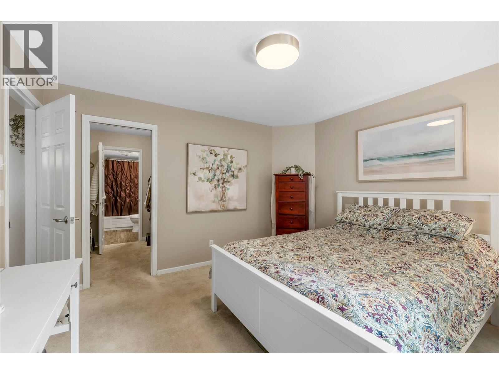 111 940 Glenwood Avenue, Kelowna