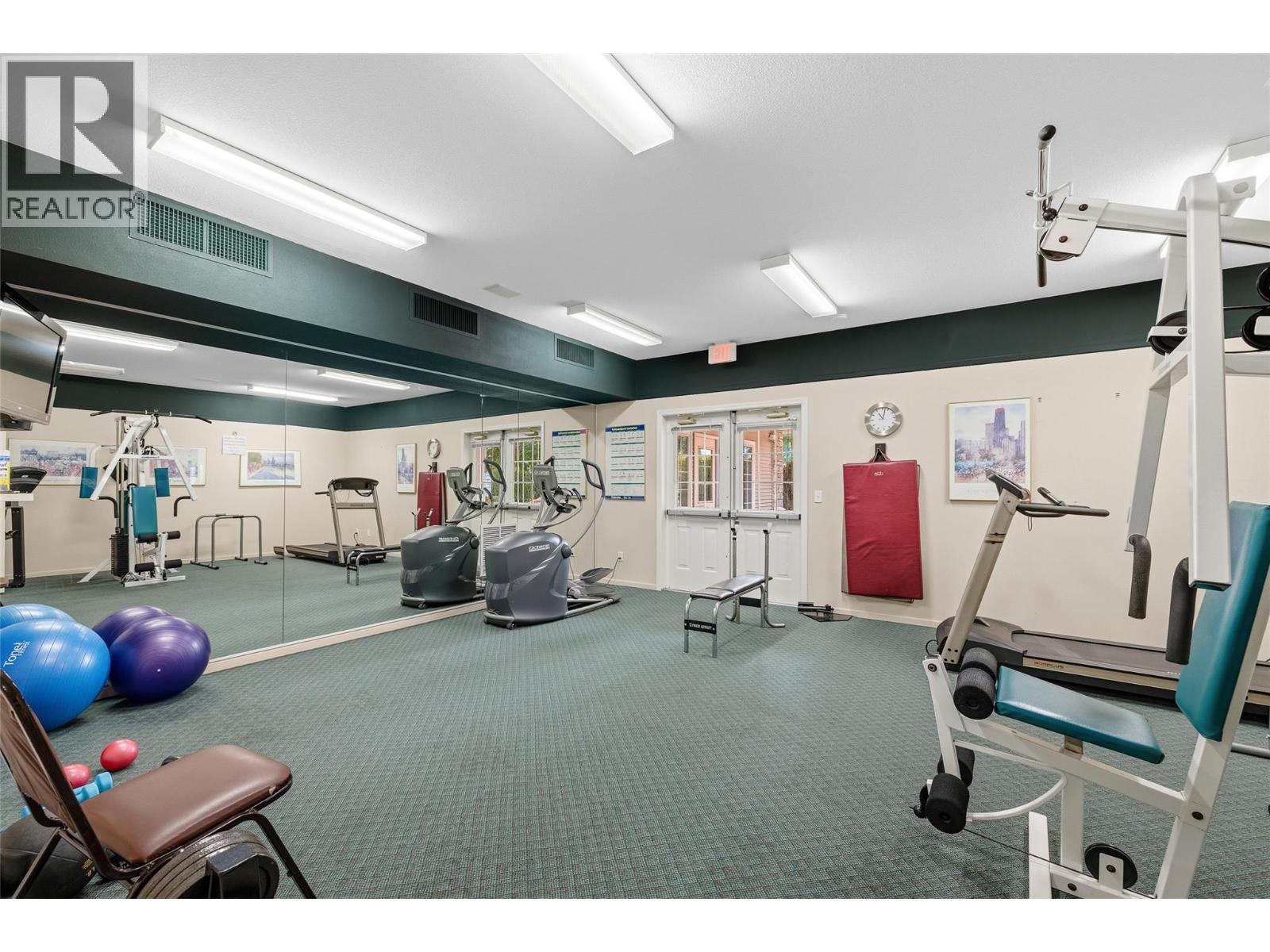 111 940 Glenwood Avenue, Kelowna