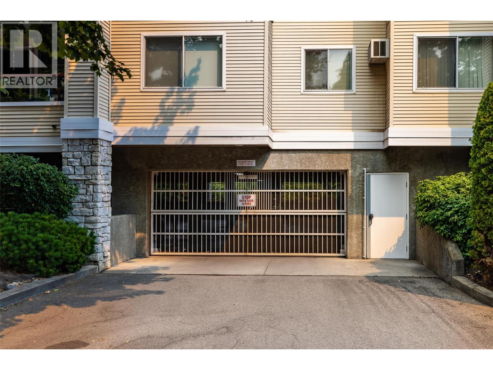 111 940 Glenwood Avenue, Kelowna